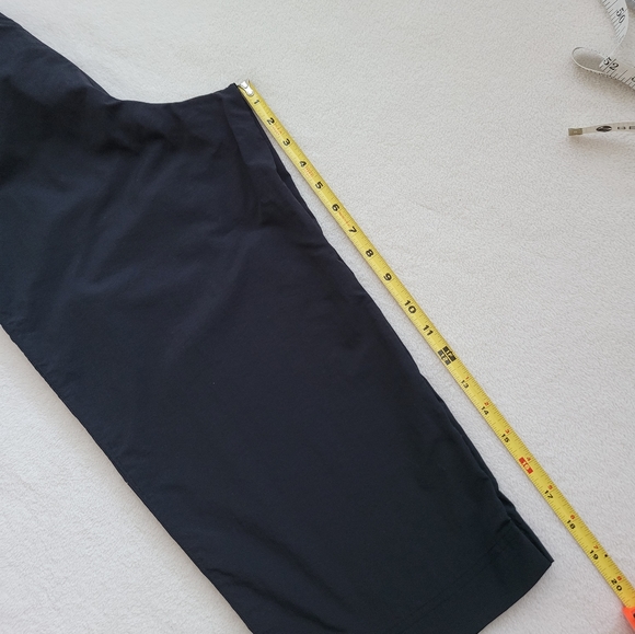 Vintage Active Cropped Pants 19" Inseam | Ladies Small black EUC - Picture 3 of 14